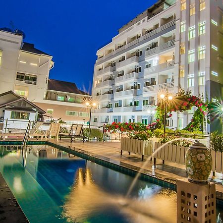 Sutus Court 1 Hotel Pattaya Exterior photo