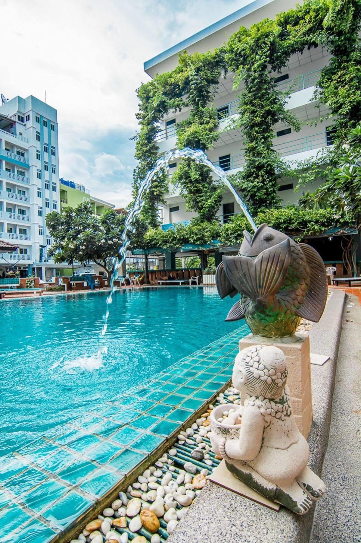 Sutus Court 1 Hotel Pattaya Exterior photo