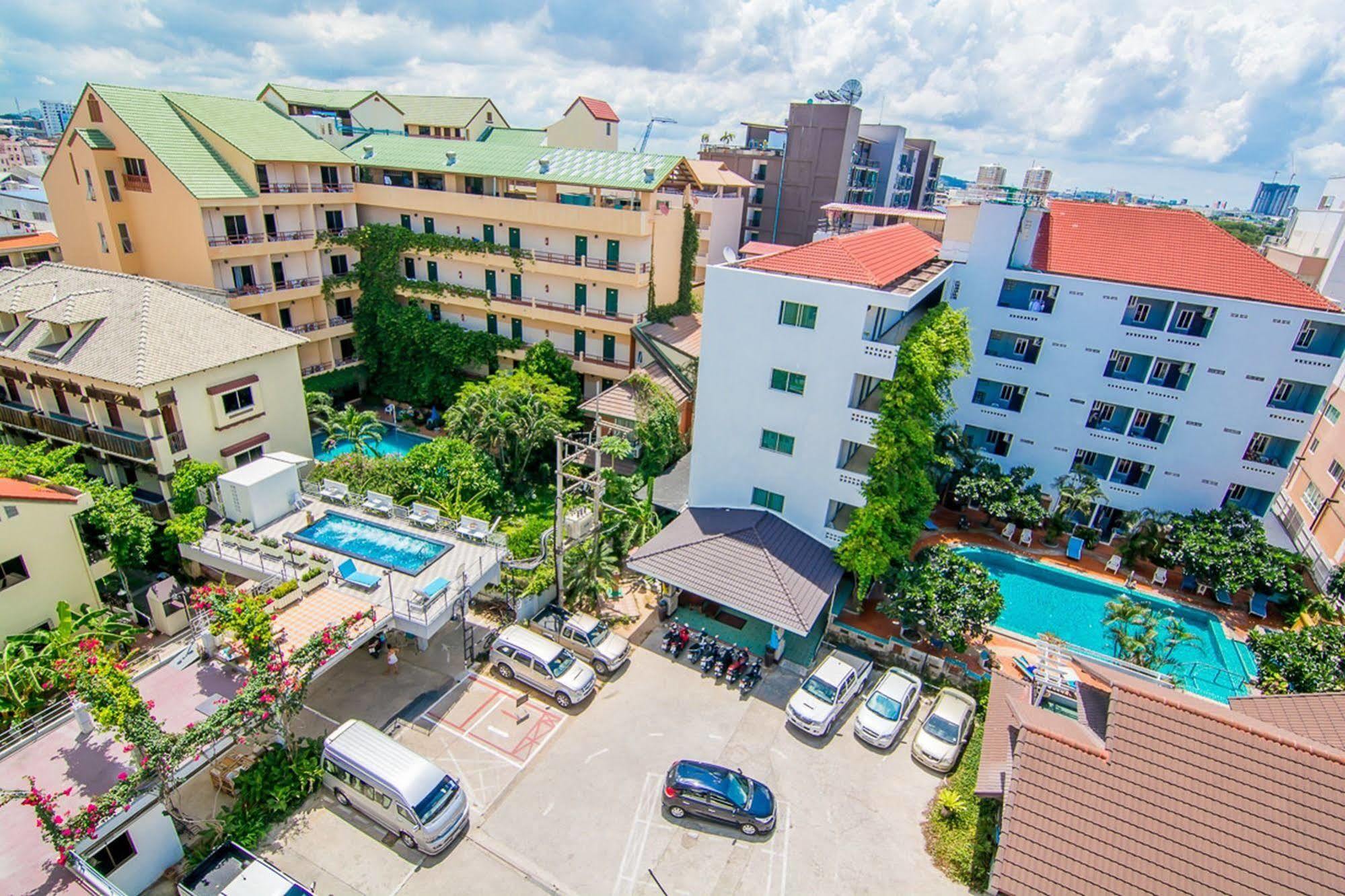 Sutus Court 1 Hotel Pattaya Exterior photo