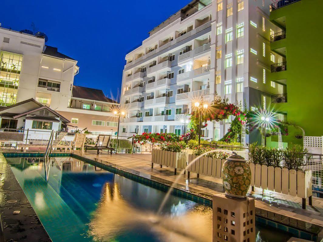 Sutus Court 1 Hotel Pattaya Exterior photo